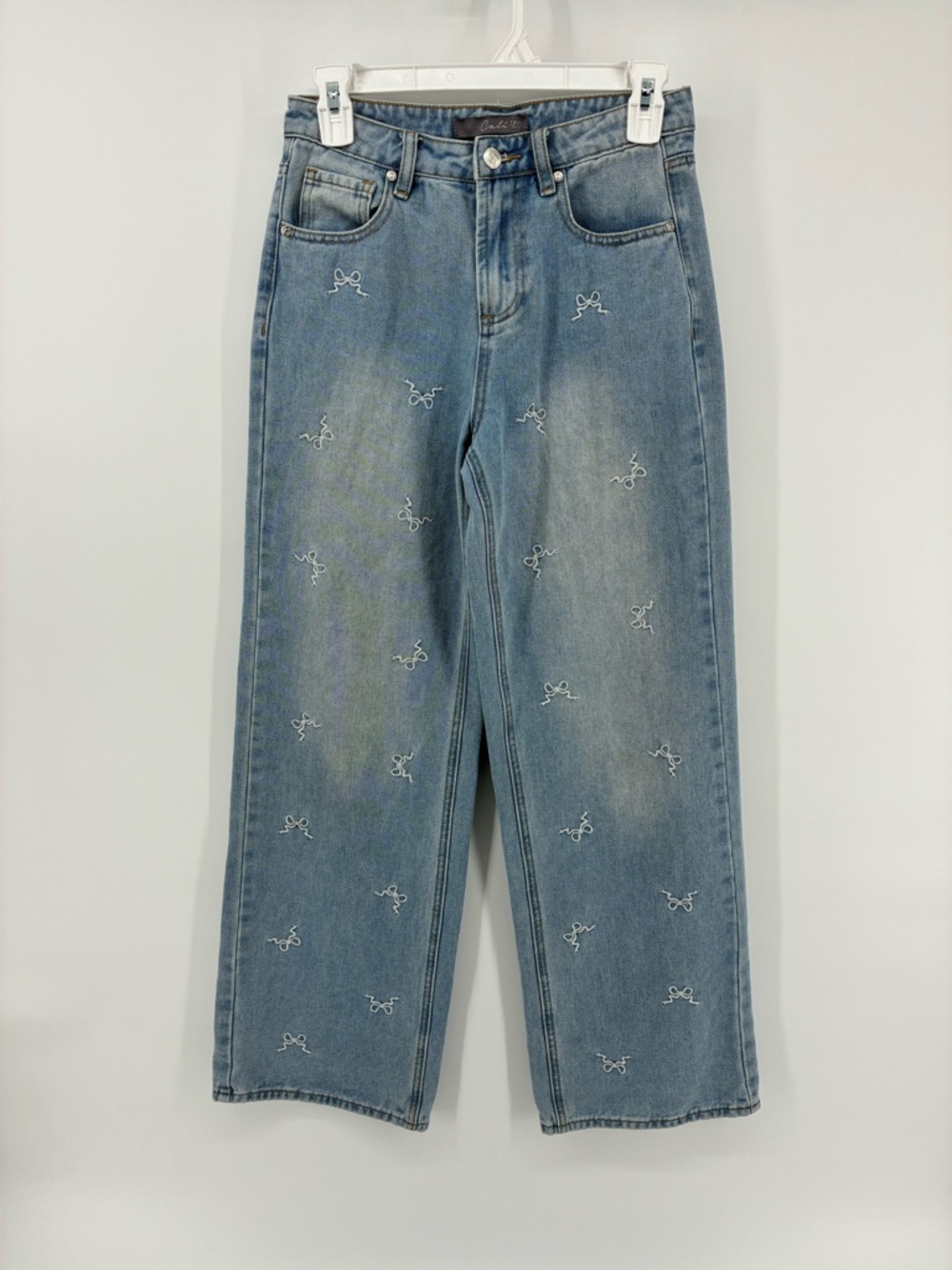 Light Wash Embroidered Bow Straight-Leg Jeans